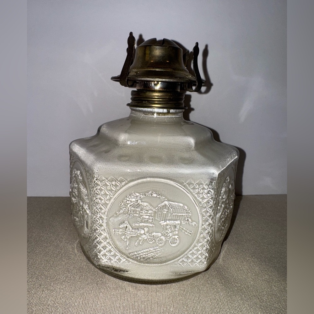 Vintage Lamplight Farms White Oil Lamp Kerosene Lamps Horse and Buggy Scene